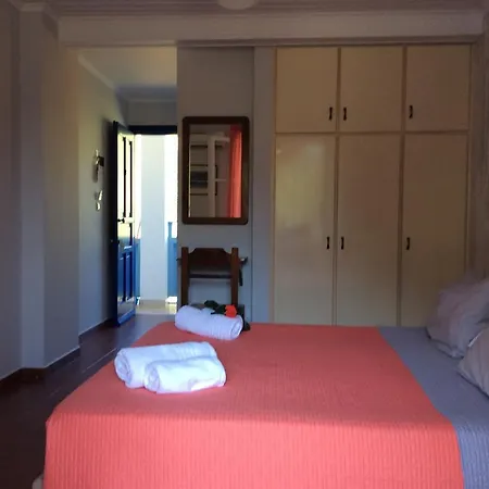 Milos Hotel apartamentowy 2*