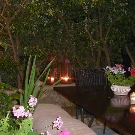 Milos Hotel apartamentowy 2*