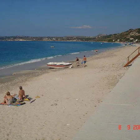 Milos Hotel apartamentowy Lourdata (Kefalonia)
